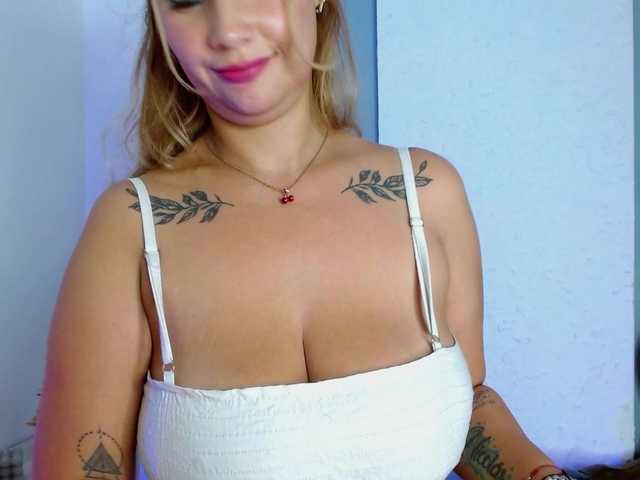 carlabeer's BongaCams show and profile