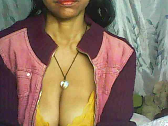 Cute0403 webcam