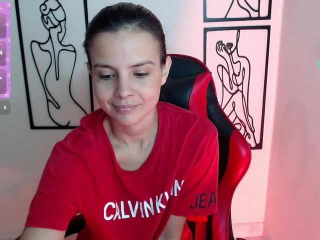 MiaRobinn's BongaCams show and profile