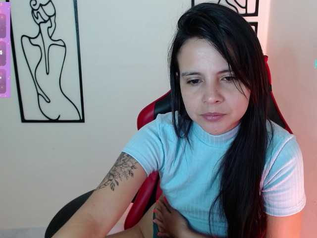 MiaRobinn's BongaCams show and profile