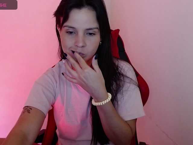 MiaRobinn webcam bongacams model stream image