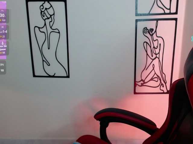 MiaRobinn's BongaCams show and profile