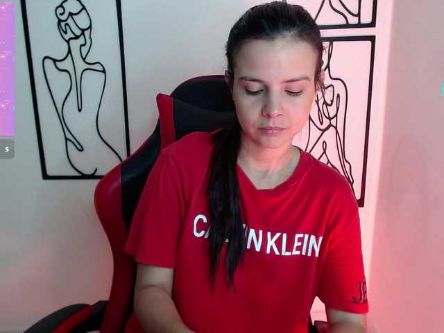 MiaRobinn's BongaCams show and profile