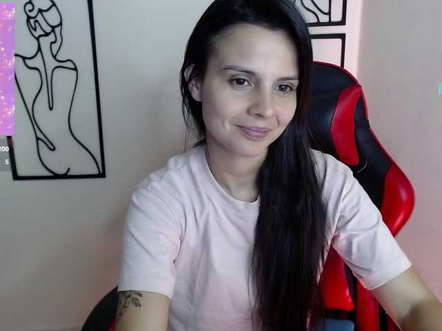MiaRobinn webcam bongacams model stream image