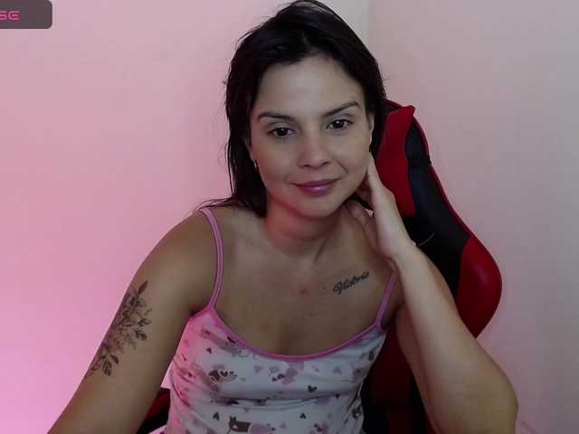 MiaRobinn webcam