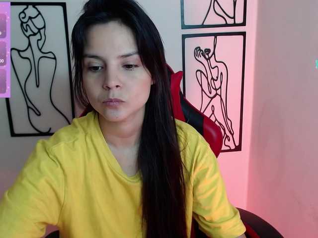 MiaRobinn's BongaCams show and profile