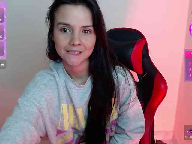 MiaRobinn webcam