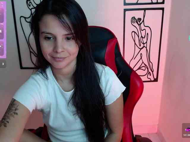 MiaRobinn webcam