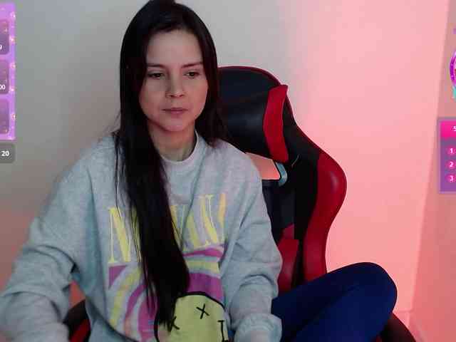 MiaRobinn webcam