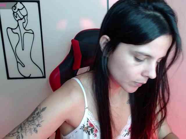 MiaRobinn webcam