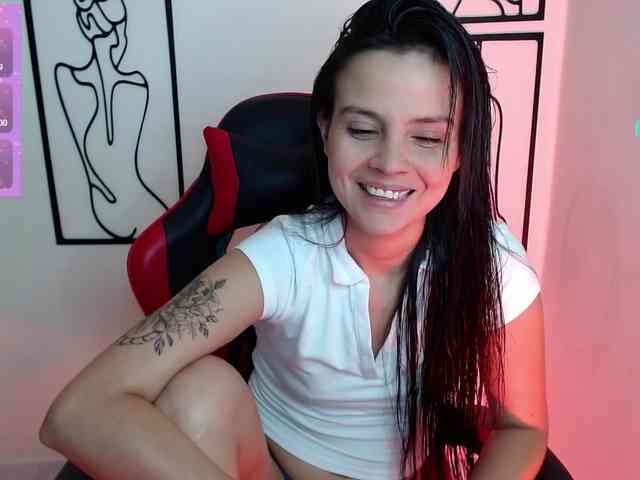 MiaRobinn webcam