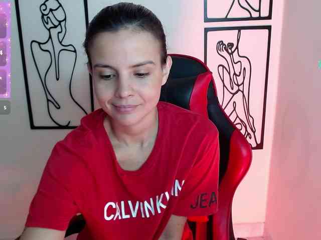 MiaRobinn webcam
