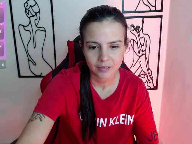 MiaRobinn webcam