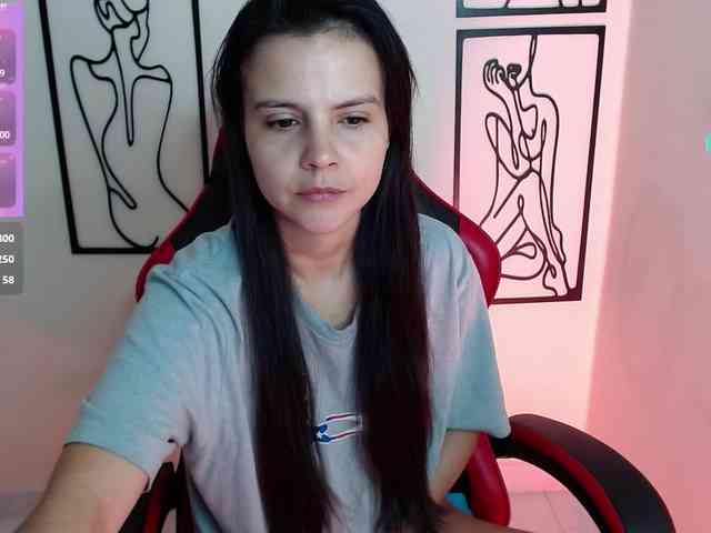 MiaRobinn webcam