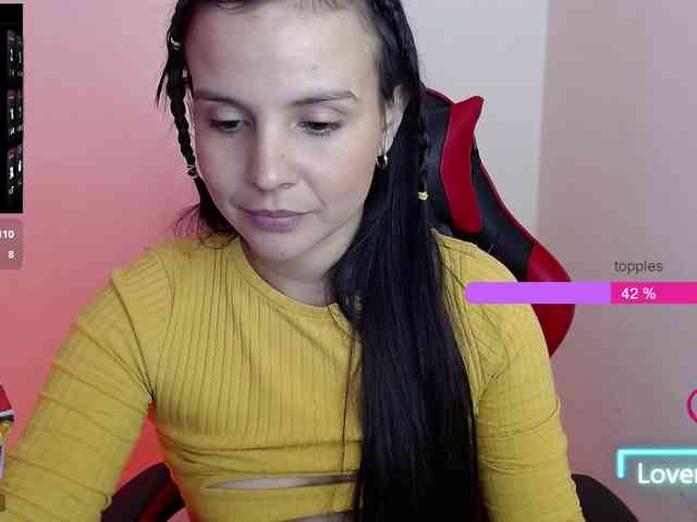 MiaRobinn webcam