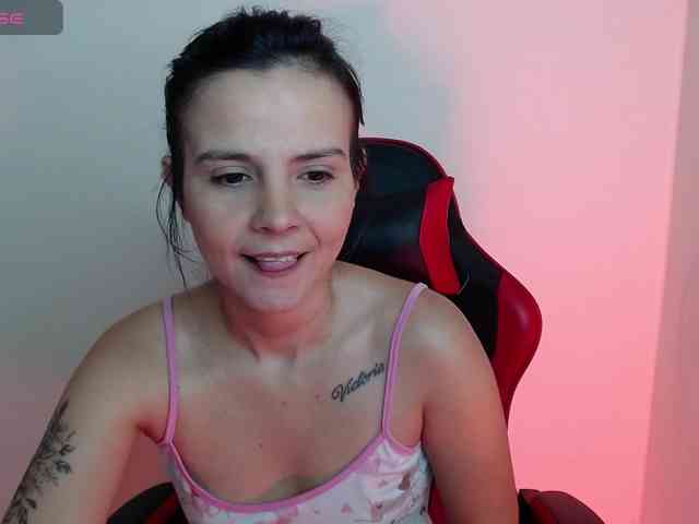 MiaRobinn webcam