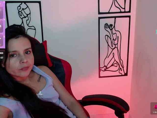 MiaRobinn webcam