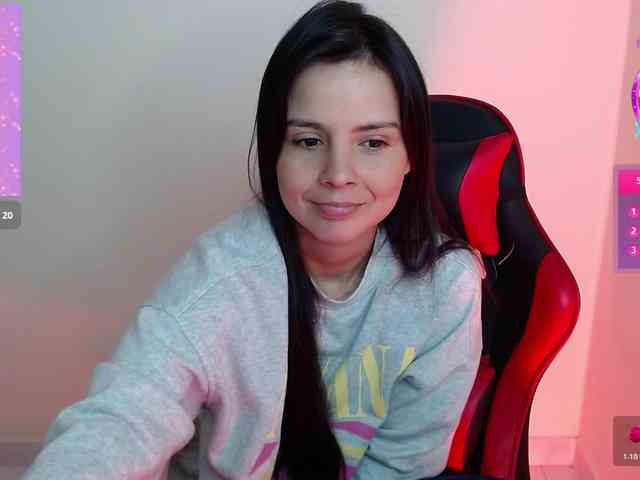 MiaRobinn webcam