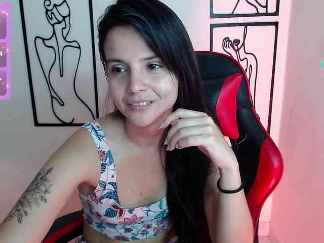 MiaRobinn Live Webcam on BongaCams