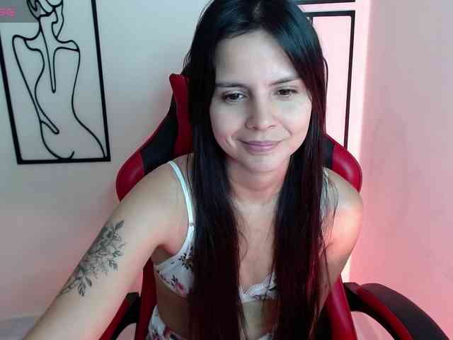 MiaRobinn webcam