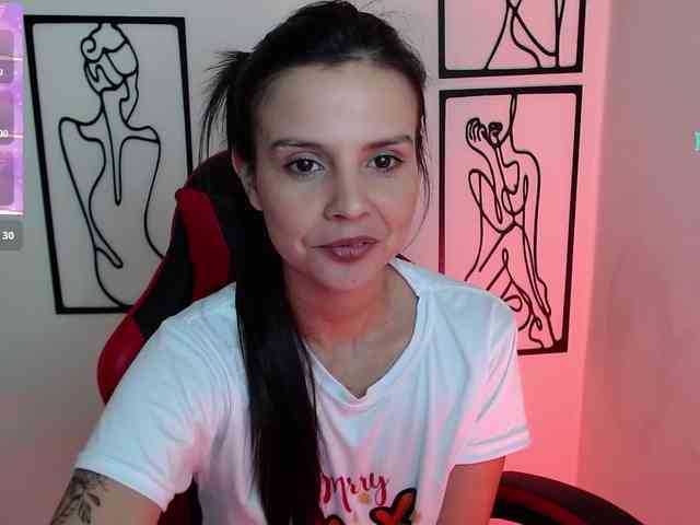 nude live chat room MiaRobinn