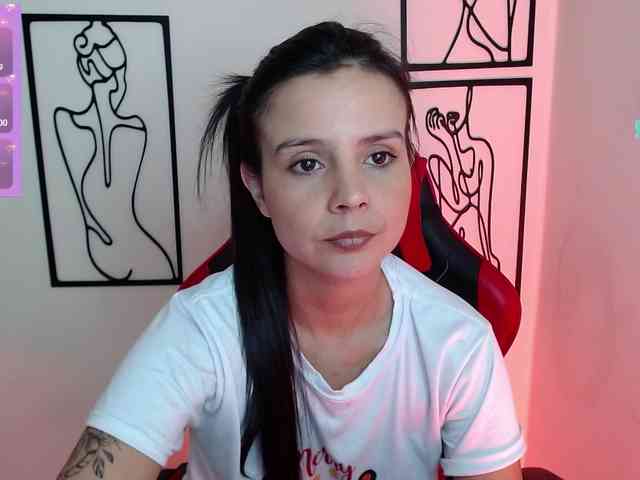 MiaRobinn webcam