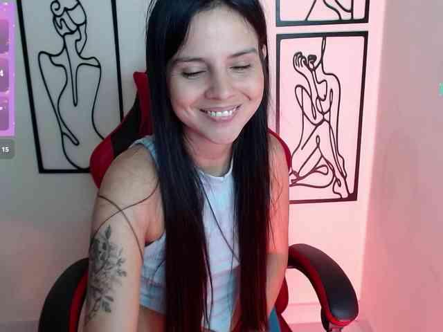 MiaRobinn webcam