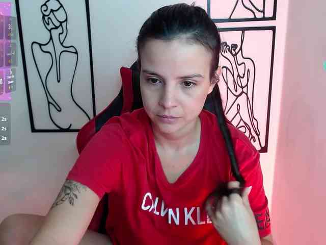 MiaRobinn webcam