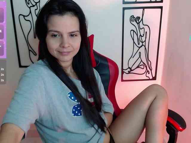 MiaRobinn webcam