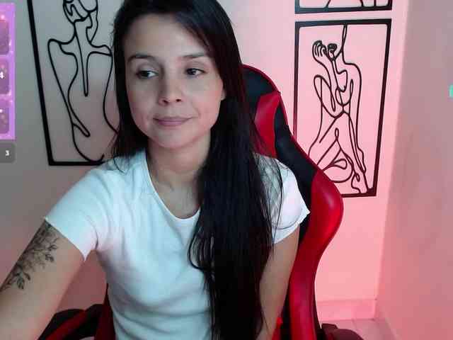 MiaRobinn webcam