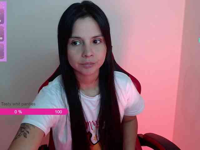 MiaRobinn webcam