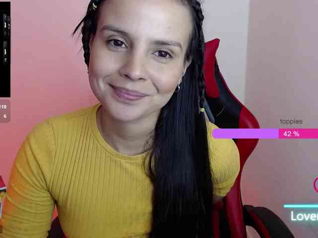 MiaRobinn webcam