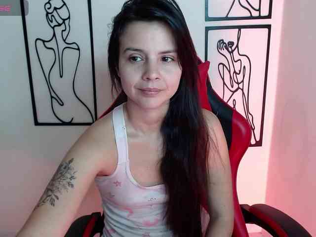 MiaRobinn webcam
