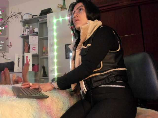 Rapunzell--'s BongaCams show and profile