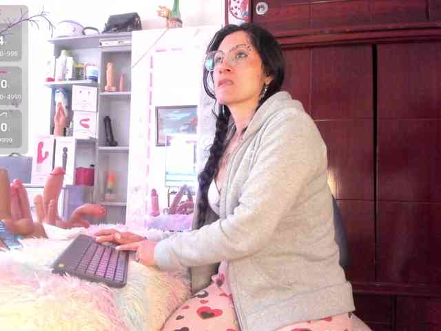 Rapunzell-- Live Webcam on BongaCams