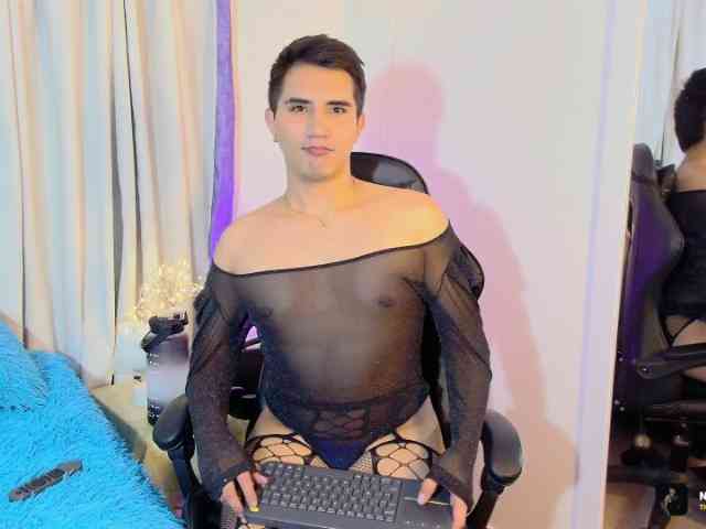 Noah-white1 Noah-white1