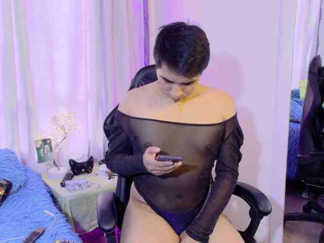 Noah-white1 Noah-white1