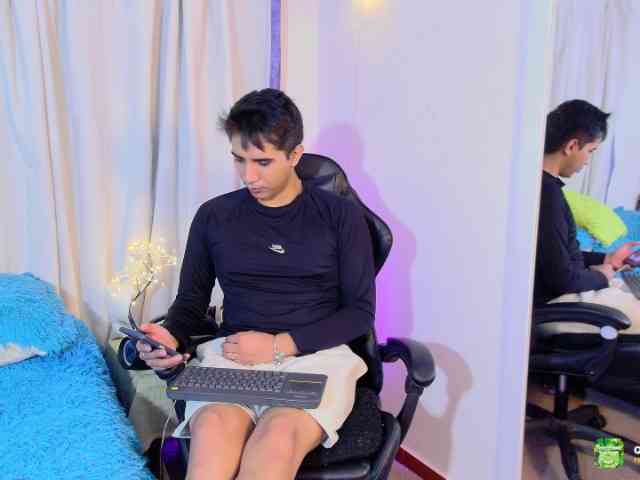 Noah-white1 Noah-white1