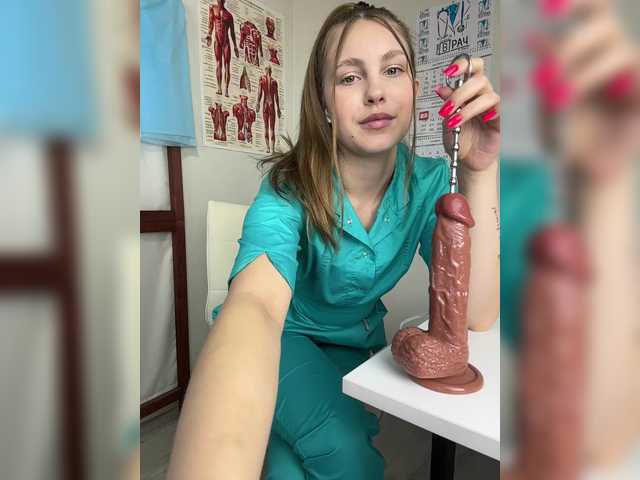 Sex chat gratuit in direct cu Adelaida1001 pe BongaCams