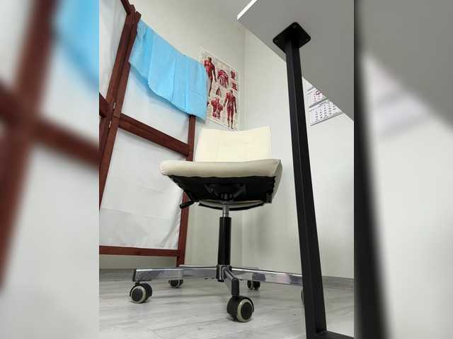 Adelaida1001's BongaCams show and profile