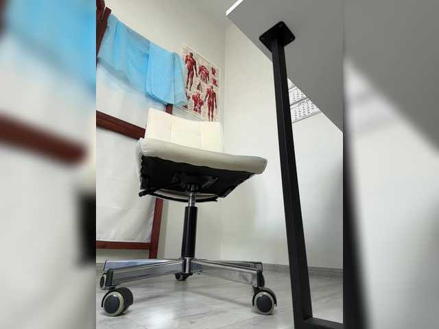 Adelaida1001's BongaCams show and profile