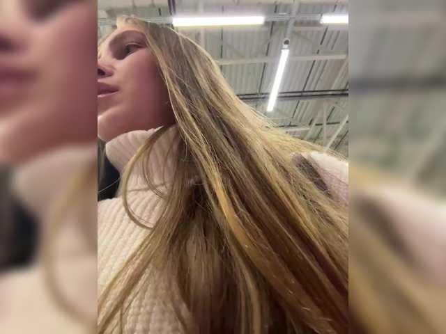 Sex chat gratuit in direct cu Adelaida1001 pe BongaCams