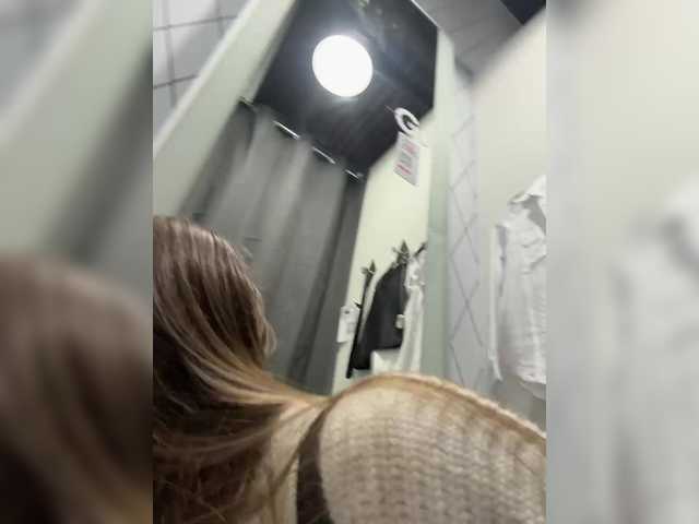 Adelaida1001 from BongaCams