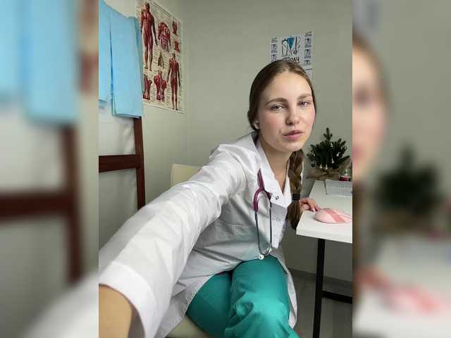 Adelaida1001's BongaCams show and profile