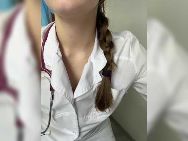 Adelaida1001's BongaCams show and profile