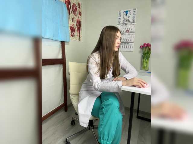 Adelaida1001's BongaCams show and profile