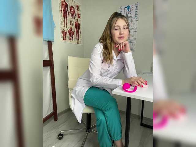 Sex chat gratuit in direct cu Adelaida1001 pe BongaCams