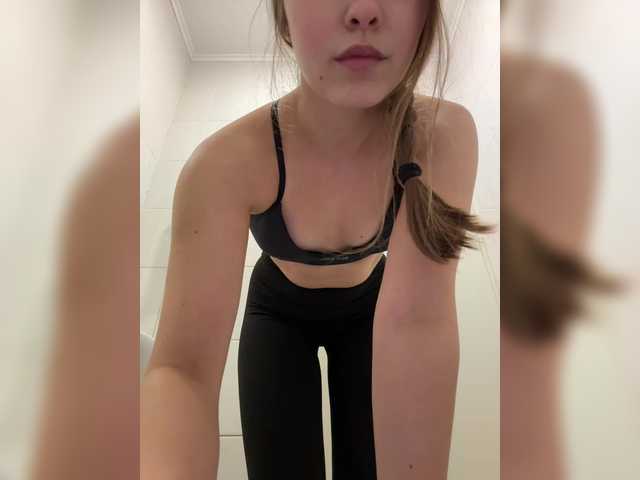 Adelaida1001's BongaCams show and profile