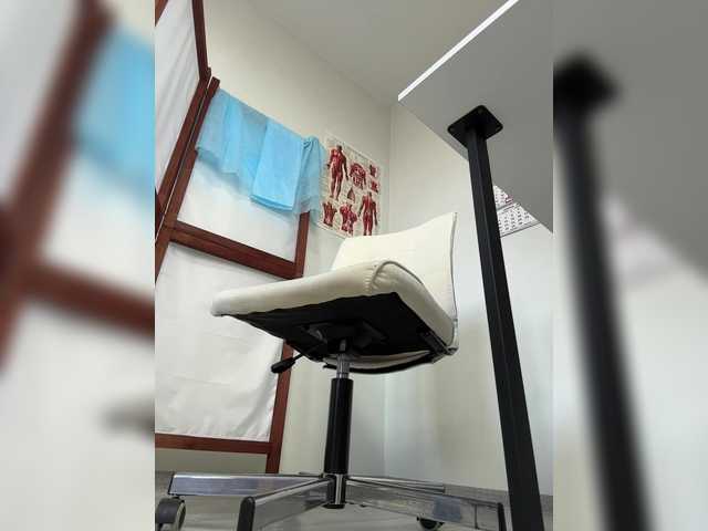 Adelaida1001's BongaCams show and profile