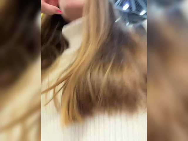 Adelaida1001 from BongaCams